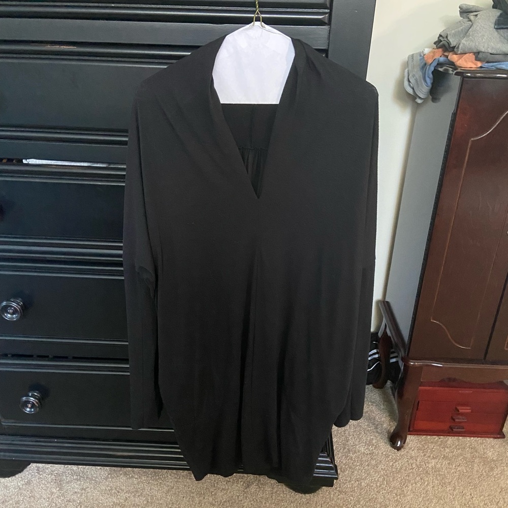 Guc size medium Benetton black tunic with pockets